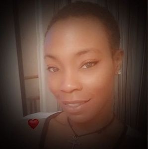 Meet your Posher, Desiree